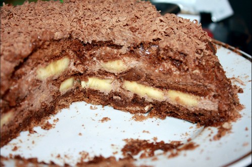 Торт из шоколадных пряников и бананов